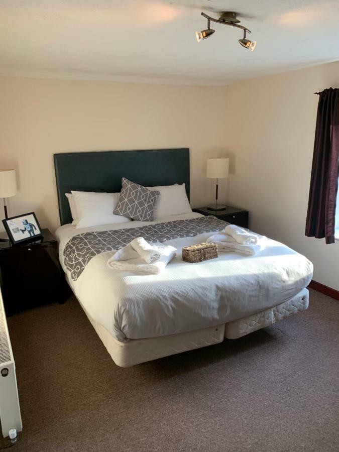 The Swan Hotel Almondsbury Exterior foto